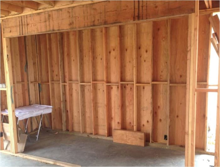 Find out why insulation is important in every wine cellar. Click NOW to know more. on-going-wine-cellar-construction